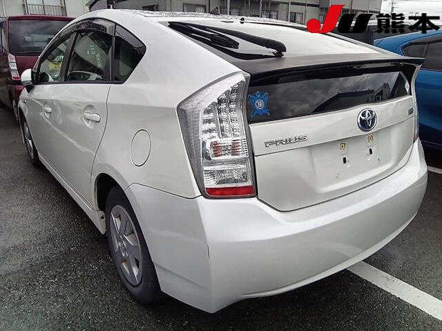 TOYOTA PRIUS 2010