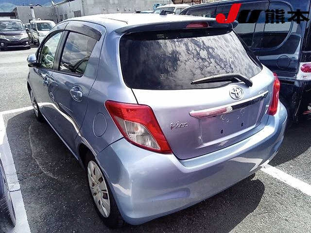 TOYOTA VITZ 2012