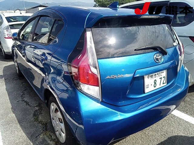 TOYOTA AQUA 2015