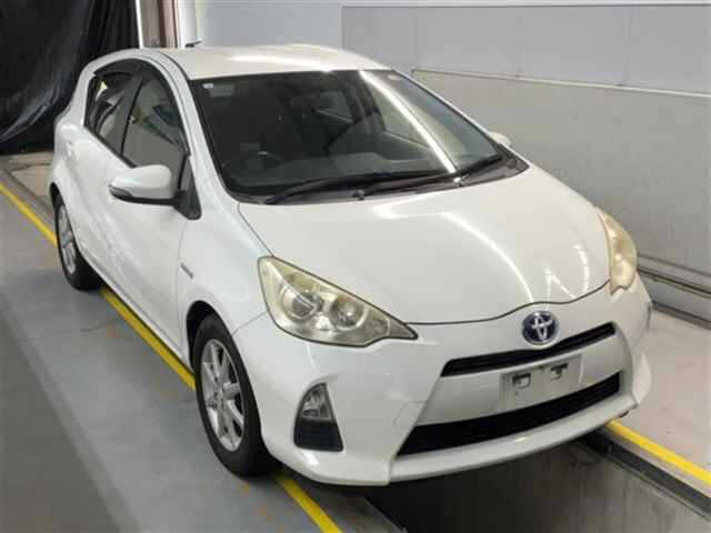 TOYOTA AQUA 2012