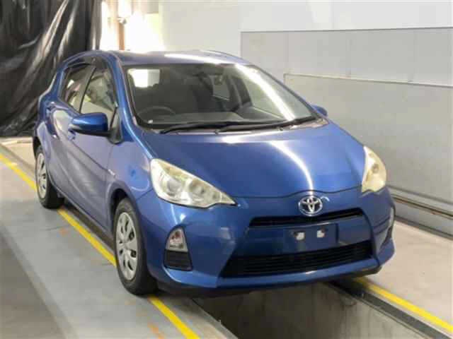 TOYOTA AQUA 2013