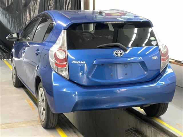 TOYOTA AQUA 2013