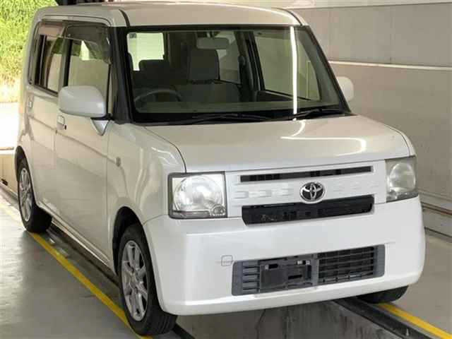 TOYOTA PIXIS SPACE 2013