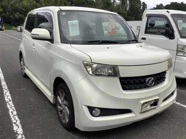 TOYOTA BB 2010