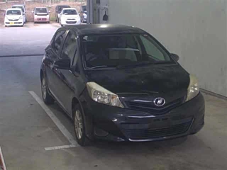 TOYOTA VITZ 2011