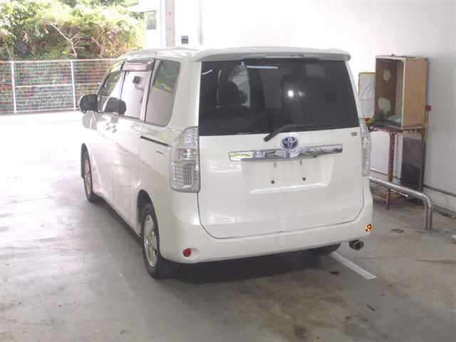 TOYOTA NOAH 2008