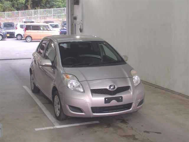TOYOTA VITZ 2010