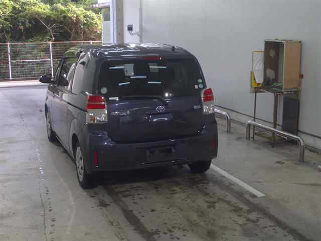 TOYOTA SPADE 2013