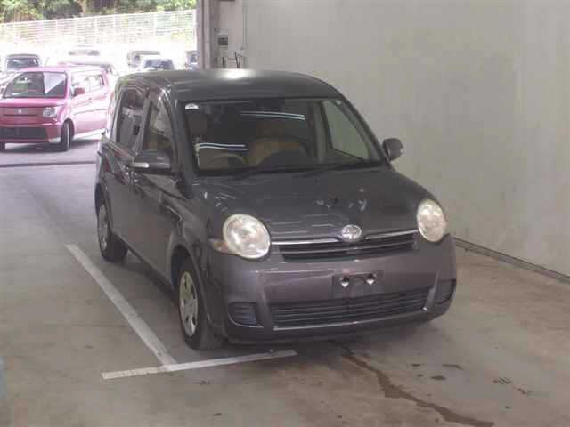 TOYOTA SIENTA 2012
