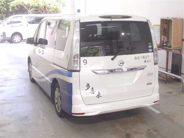 NISSAN SERENA 2013