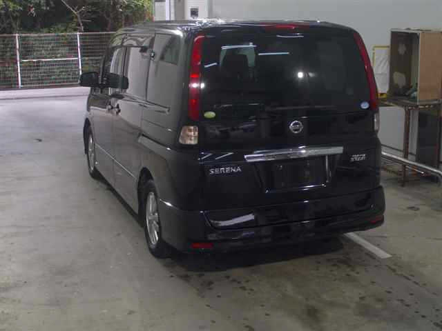 NISSAN SERENA 2010