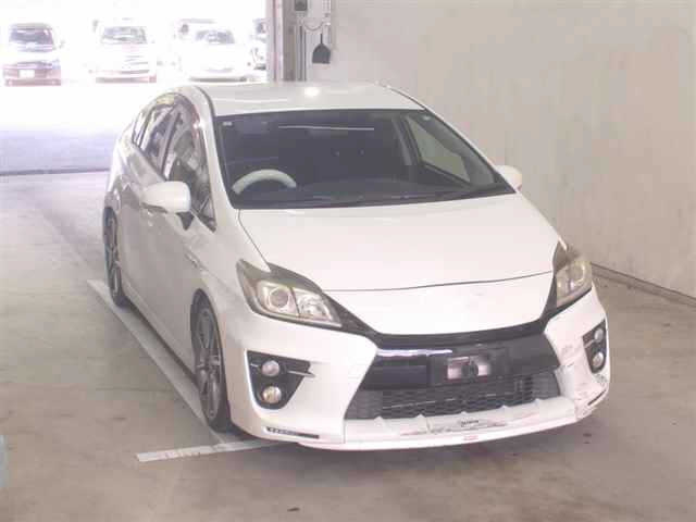 TOYOTA PRIUS 2013