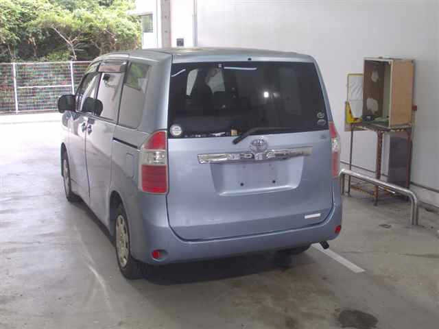 TOYOTA NOAH 2008