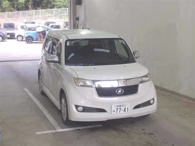 TOYOTA BB 2013