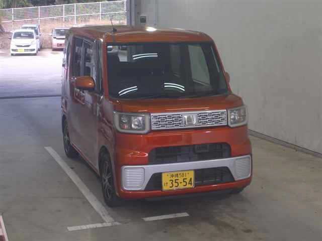 DAIHATSU WAKE 2014