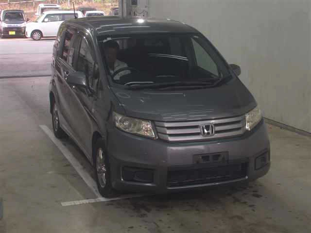 HONDA FREED 2010