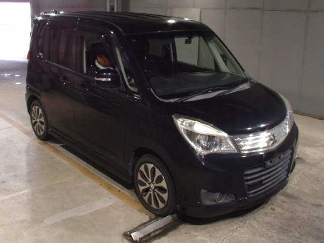MITSUBISHI DELICA D2 2014