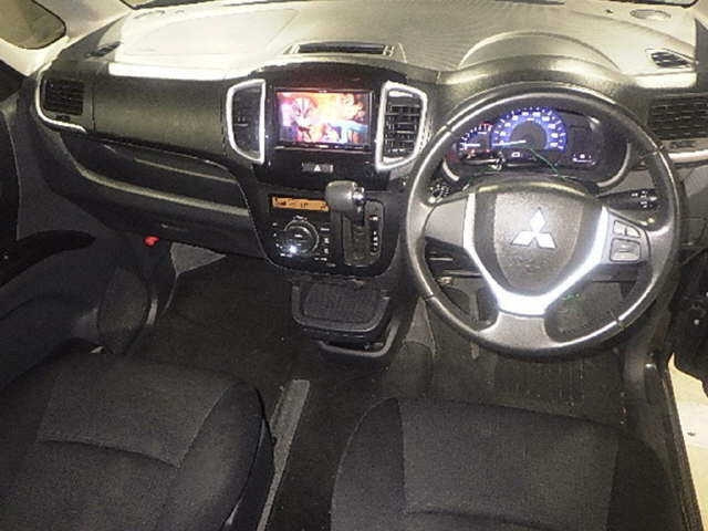 MITSUBISHI DELICA D2 2014