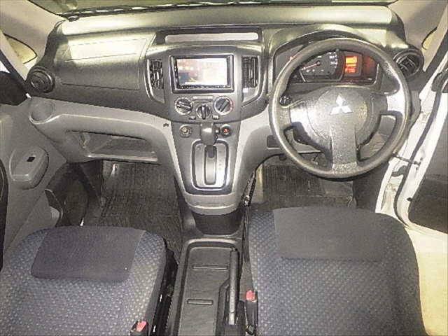 MITSUBISHI DELICA 2015