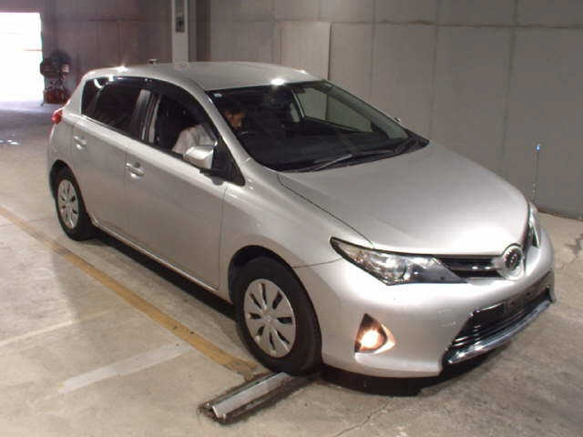 TOYOTA AURIS 2013