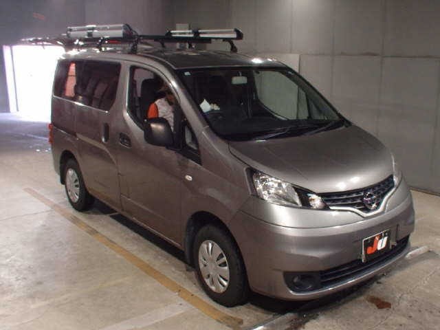 NISSAN NV200 2019