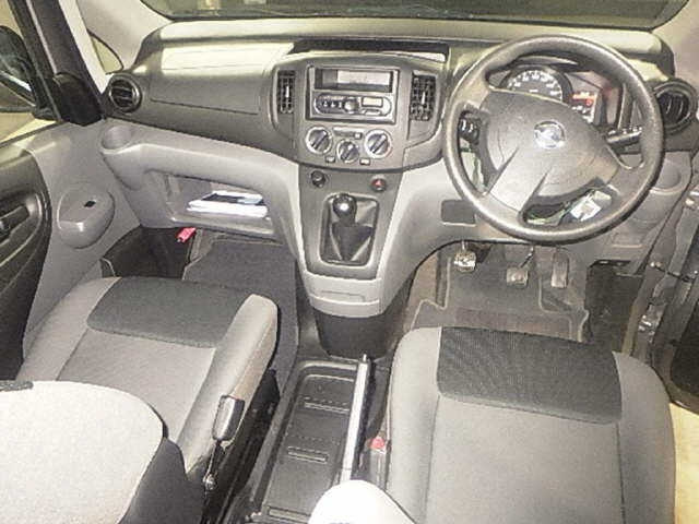 NISSAN NV200 2019
