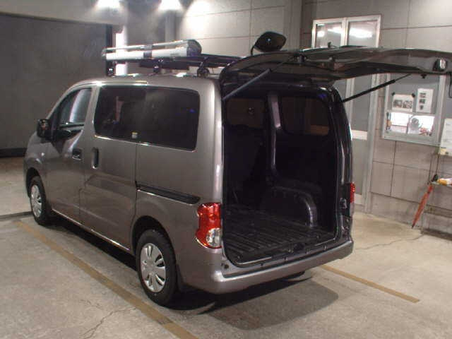 NISSAN NV200 2019