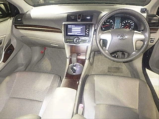 TOYOTA PREMIO 2011