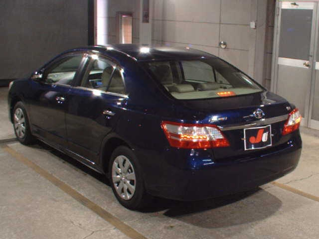 TOYOTA PREMIO 2011