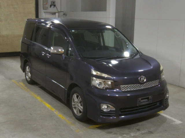 TOYOTA VOXY 2011