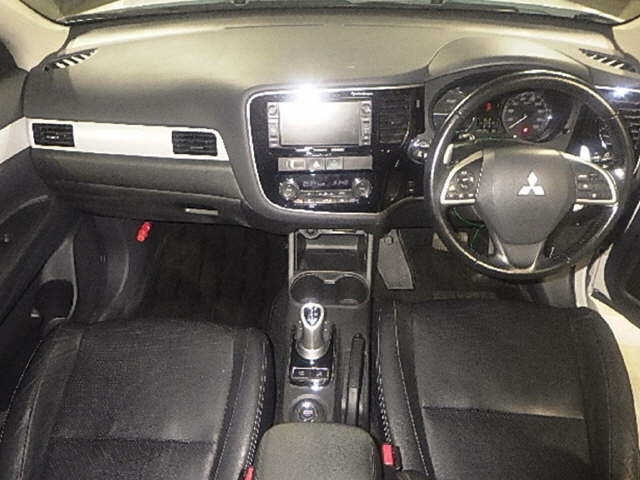 MITSUBISHI OUTLANDER PHEV 2013