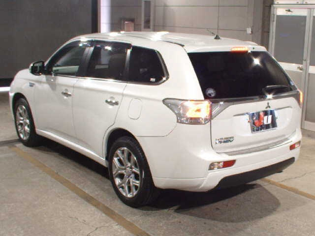 MITSUBISHI OUTLANDER PHEV 2013