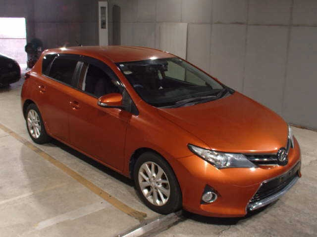 TOYOTA AURIS 2013