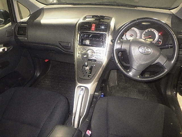 TOYOTA AURIS 2008