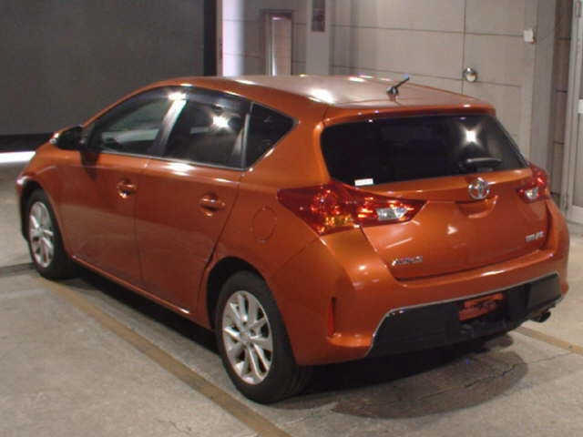 TOYOTA AURIS 2013