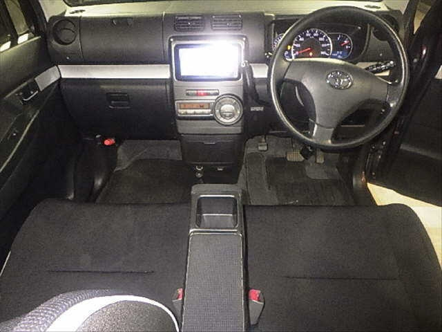 TOYOTA PIXIS SPACE 2014