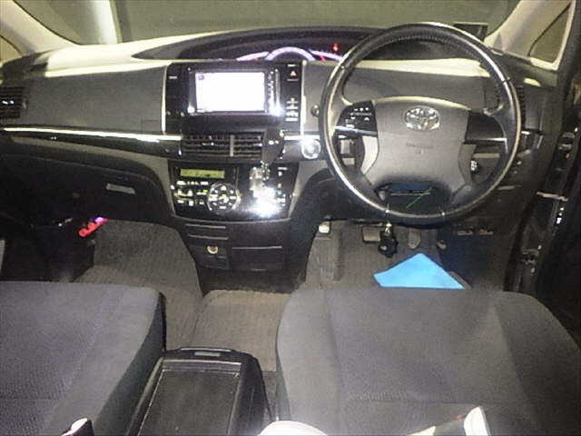 TOYOTA ESTIMA 2013