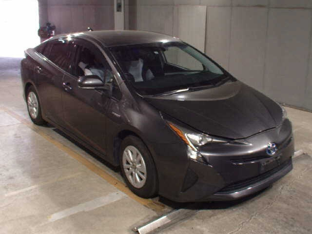 TOYOTA PRIUS 2017