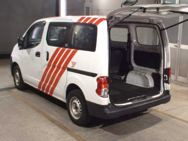 MITSUBISHI DELICA 2018