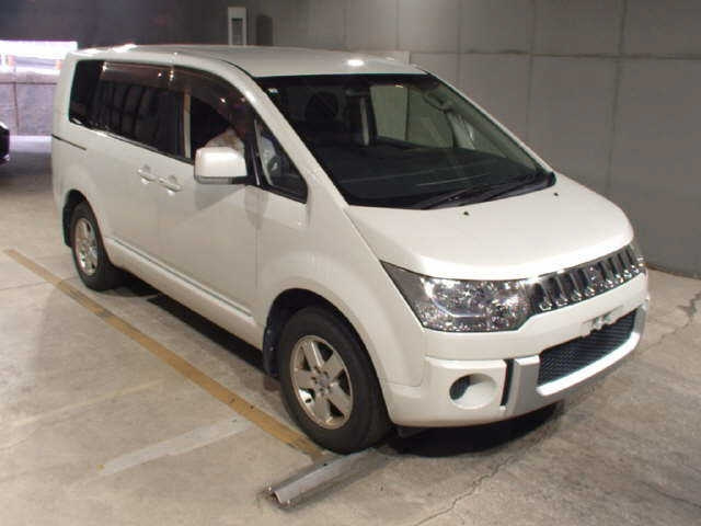 MITSUBISHI DELICA D5 2014