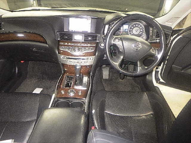NISSAN FUGA 2010