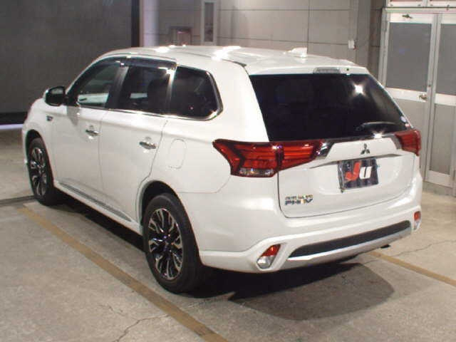 MITSUBISHI OUTLANDER PHEV 2016