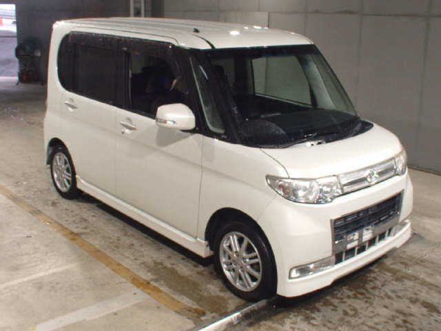 DAIHATSU TANTO 2010