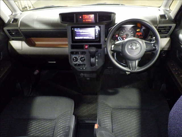 TOYOTA ROOMY 2017