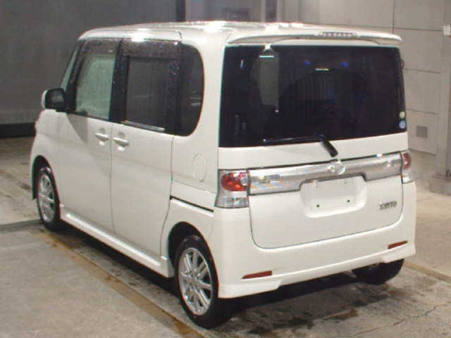 DAIHATSU TANTO 2010