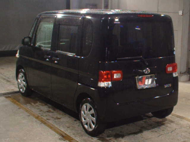 DAIHATSU TANTO 2011