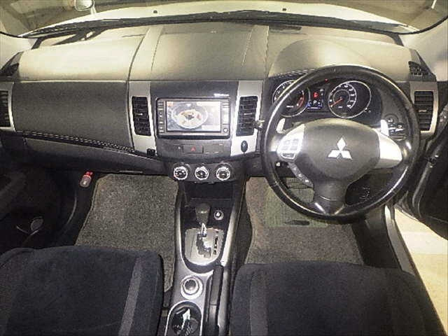 MITSUBISHI OUTLANDER 2010