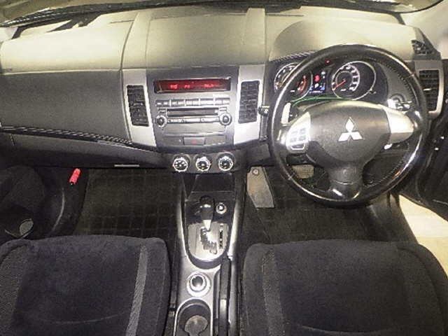 MITSUBISHI OUTLANDER 2010