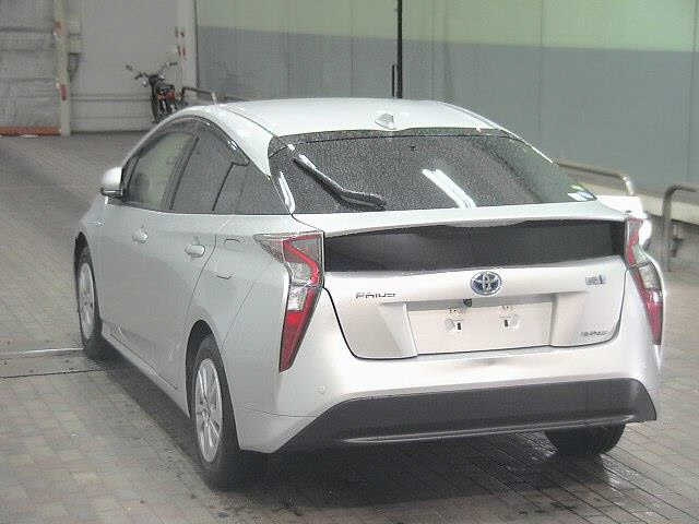 TOYOTA PRIUS 2018