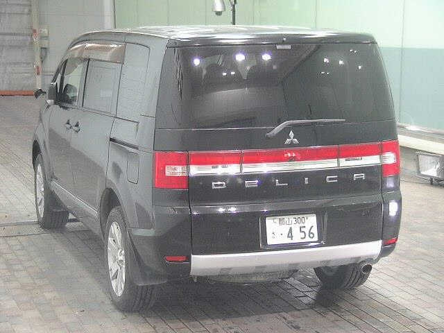 MITSUBISHI DELICA D5 2012